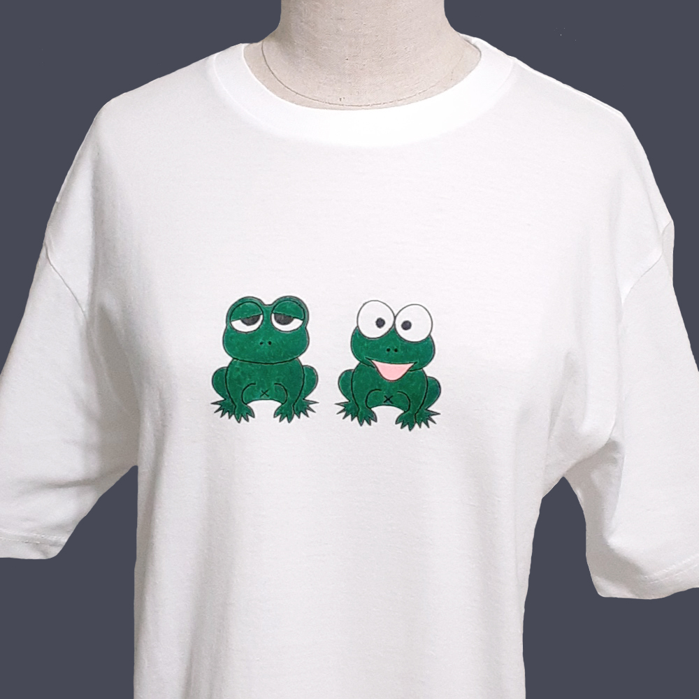 「カエルの家族」Tシャツの画像